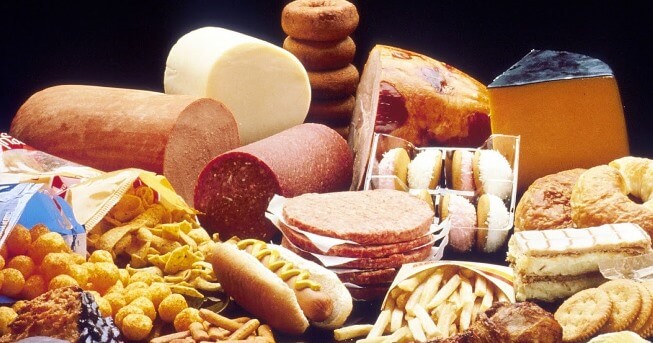 Có rất nhiều thực phẩm có tính axit cao mà chúng ta tiêu thụ hằng ngày