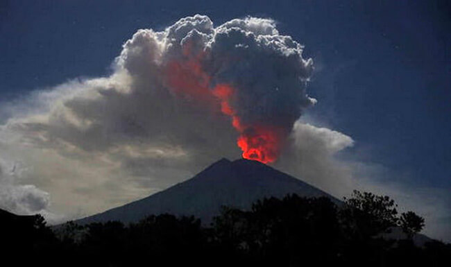Núi lửa phun trào cũng là nguyên nhân gây ô nhiễm không khí