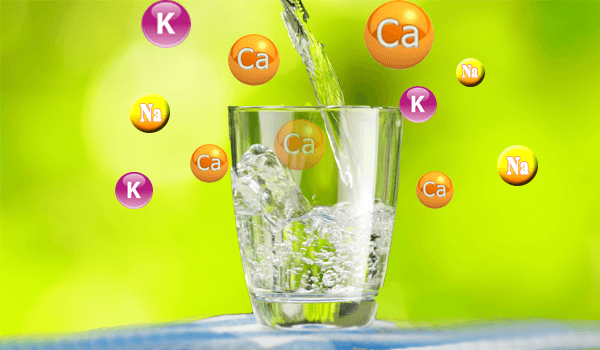 nước cất tên hóa học là gì