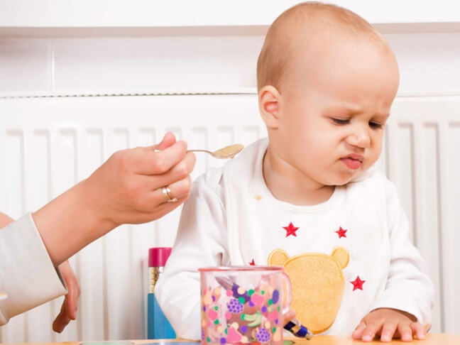Dấu hiệu trẻ thiếu vitamin B12 có thể là trẻ chán ăn, bỏ bữa