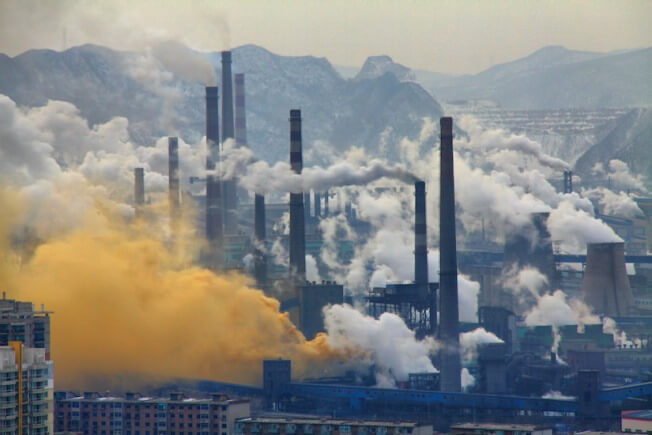 Con người là nguyên nhân chính gây ra hiện tượng ô nhiễm môi trường