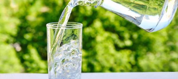7 lợi ích của việc uống đủ nước bạn có biết?