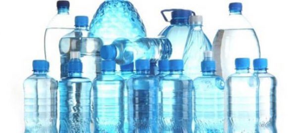 Bình nước nhựa có thực sự an toàn như bạn nghĩ?