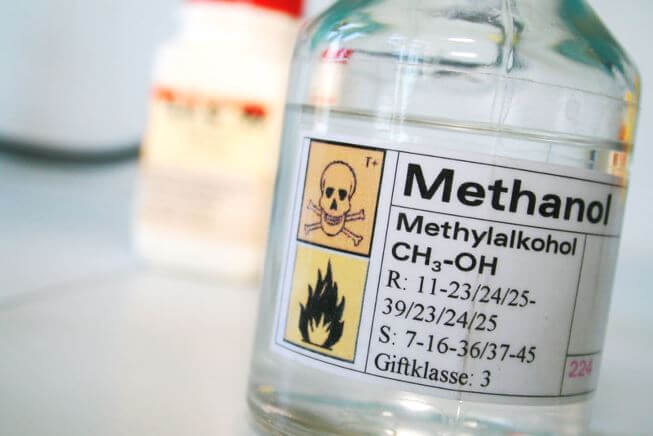 Các dấu hiệu ngộ độc rượu methanol