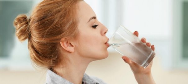 Dấu hiệu cơ thể cho thấy bạn chưa uống đủ nước mỗi ngày